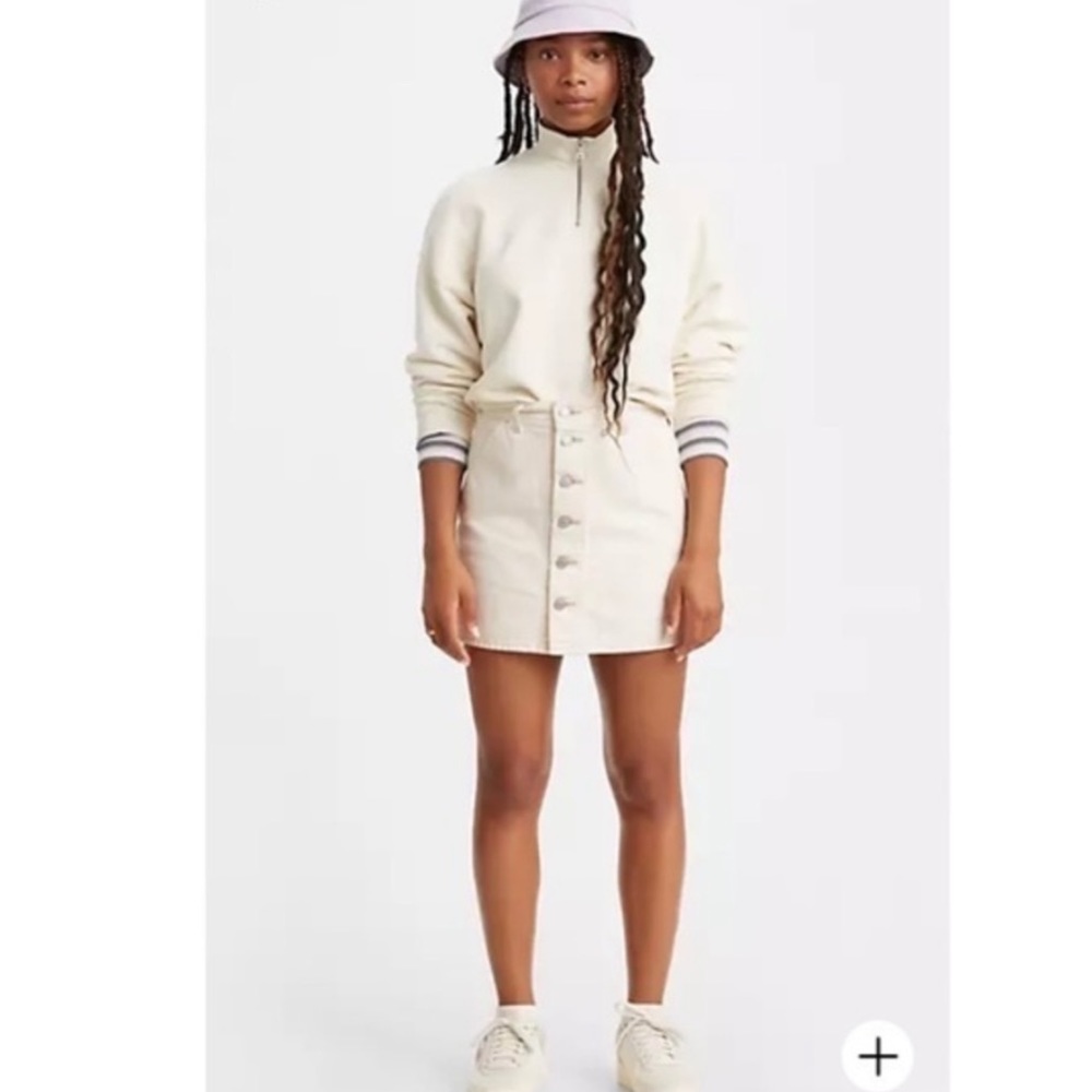 Levi’s premium cream denim skirt button front